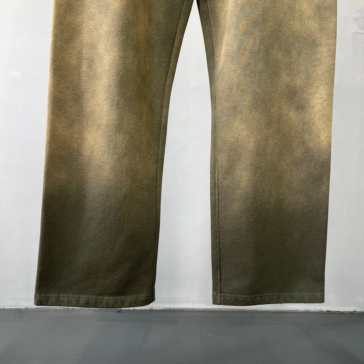 Spray-dyed sweatpants XL47