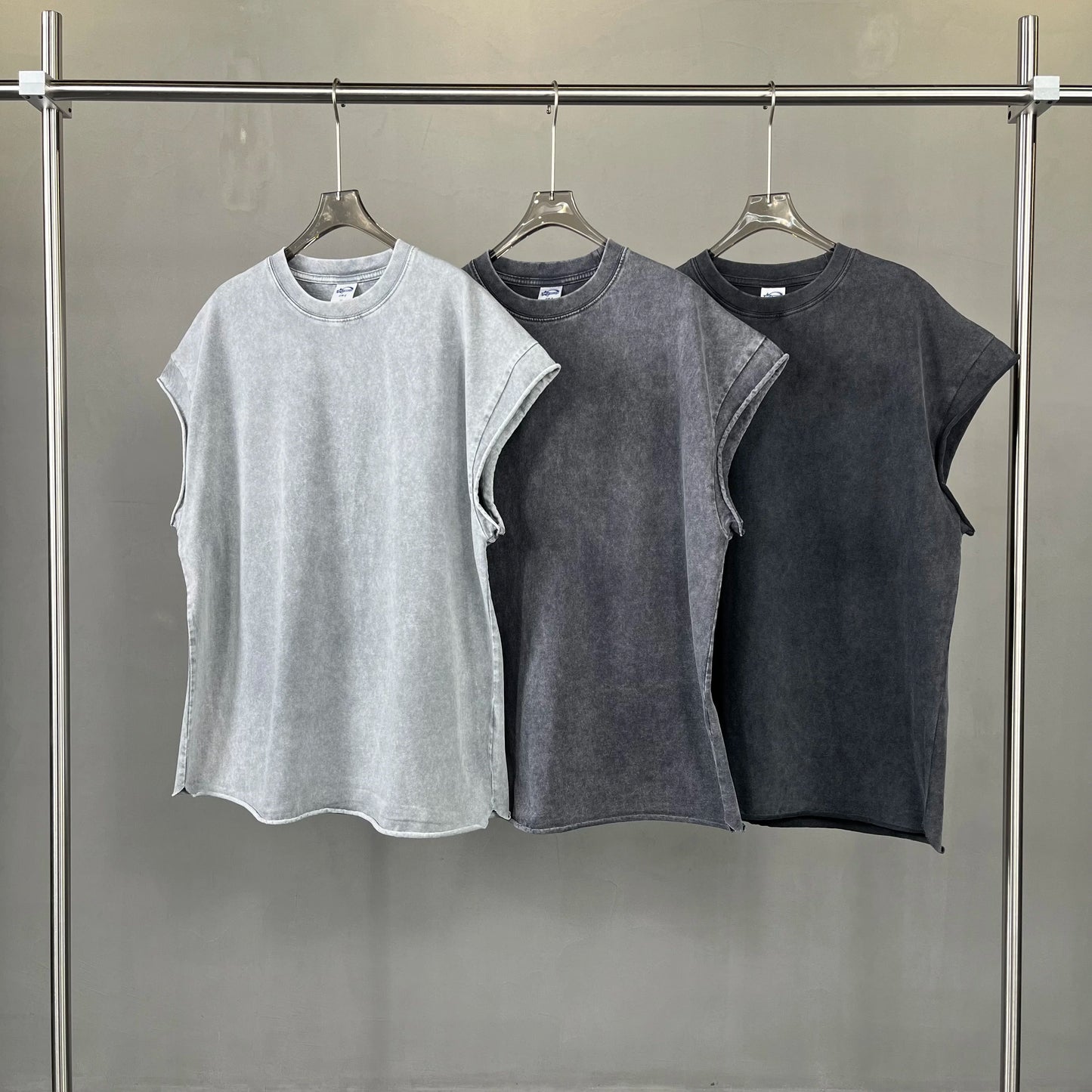 Wash the edges and make an old camisole vest XL45