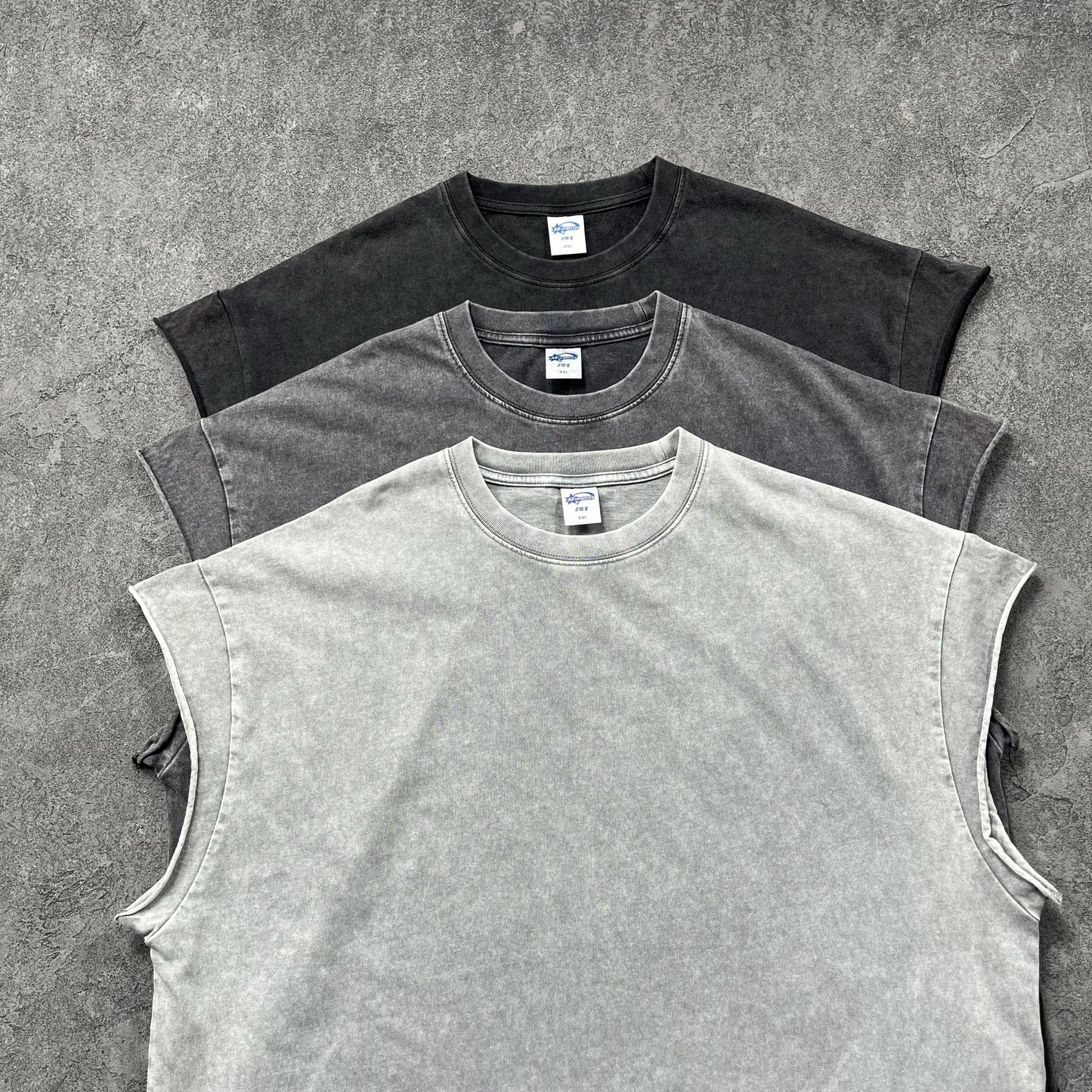 Wash the edges and make an old camisole vest XL45